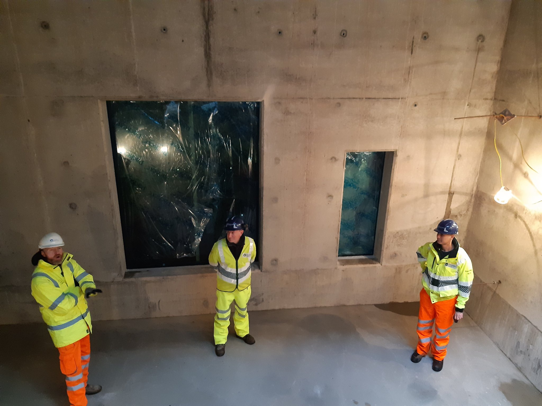 Underwater viewing gallery