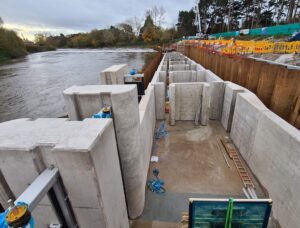 Unlocking the Severn at Digilis weir