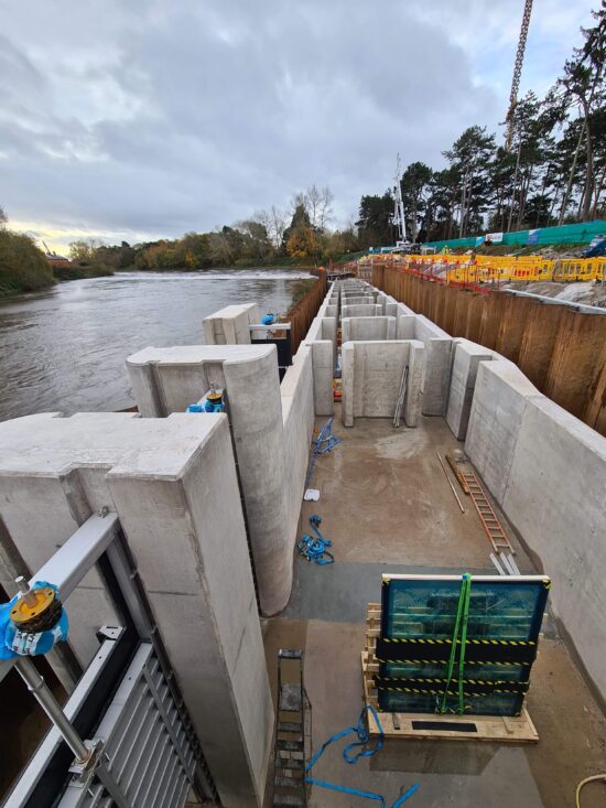 Unlocking the Severn at Digilis weir