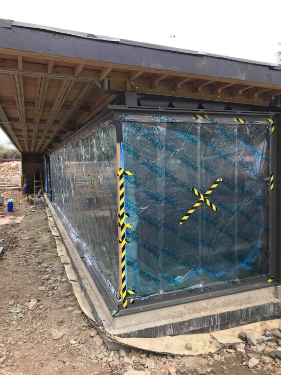 Flood glazing windows