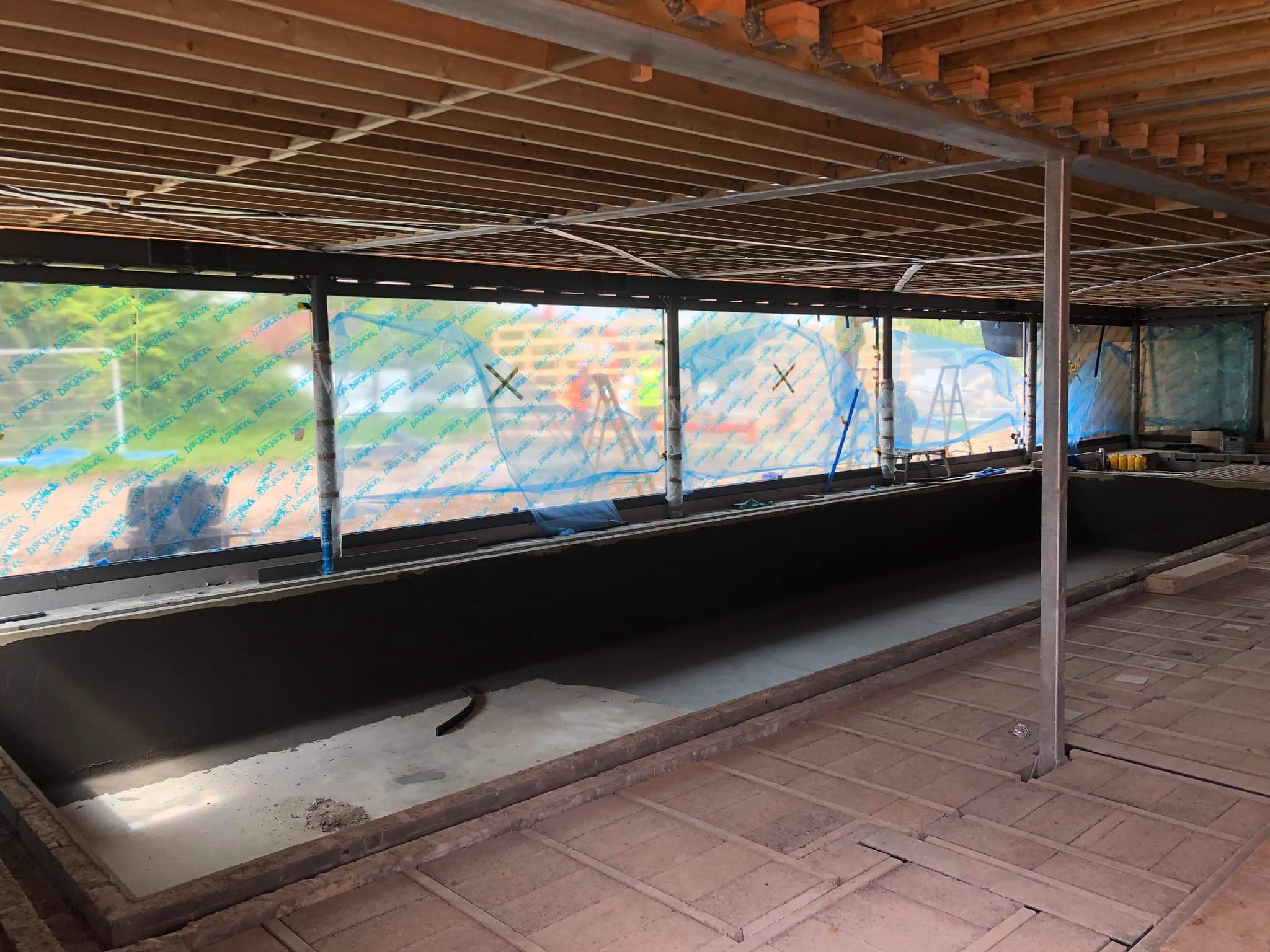 Flood glazing windows